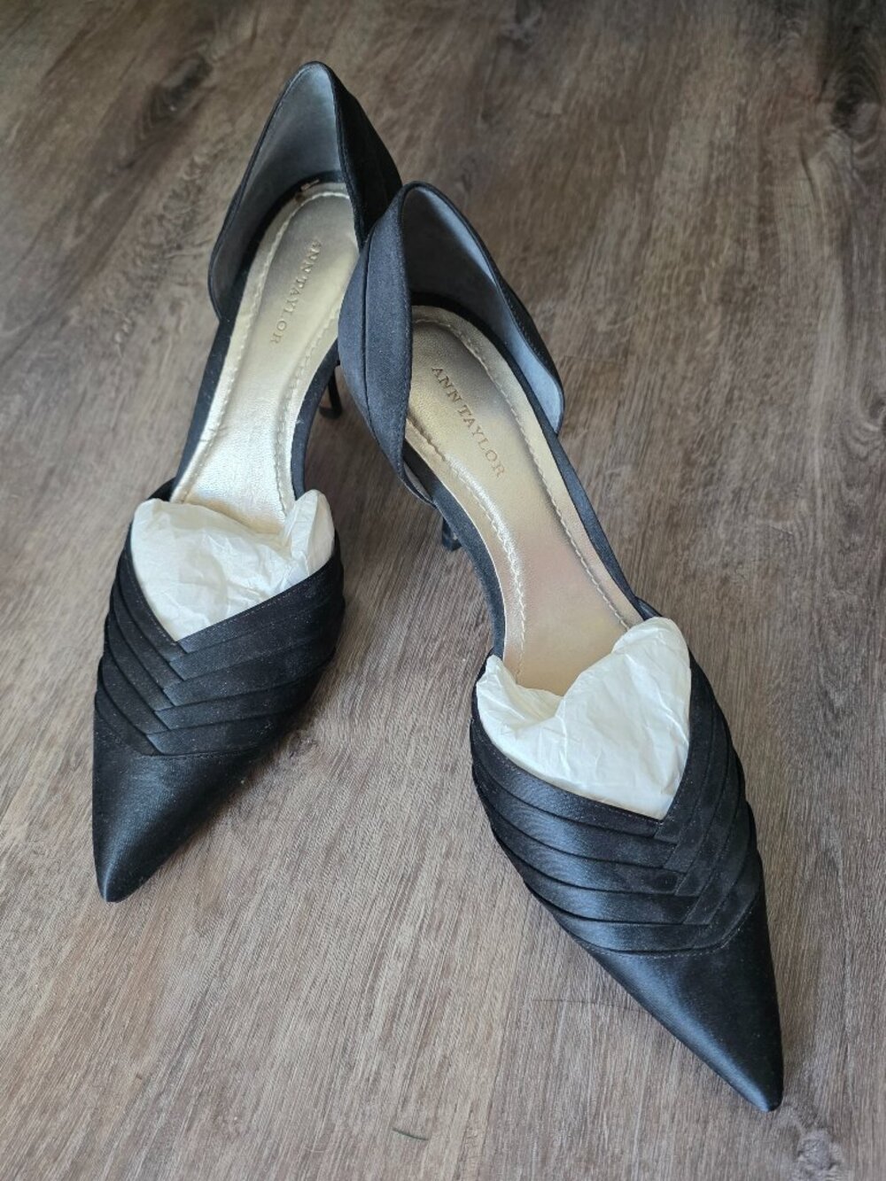 Ann Taylor "Veronica" Black Satin Pleated 3" Heels Women's Size 8.5